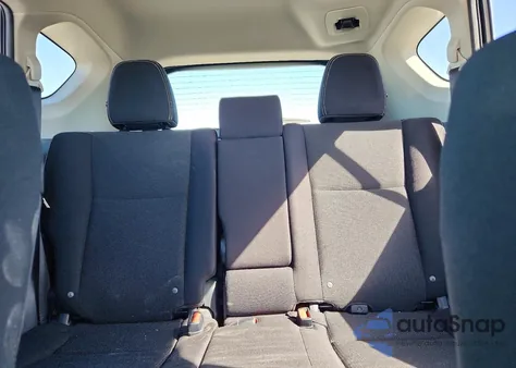 2017 Toyota Rav4 Xle z USA, uszkodzony, nr VIN JTMWFREV8HJ139087